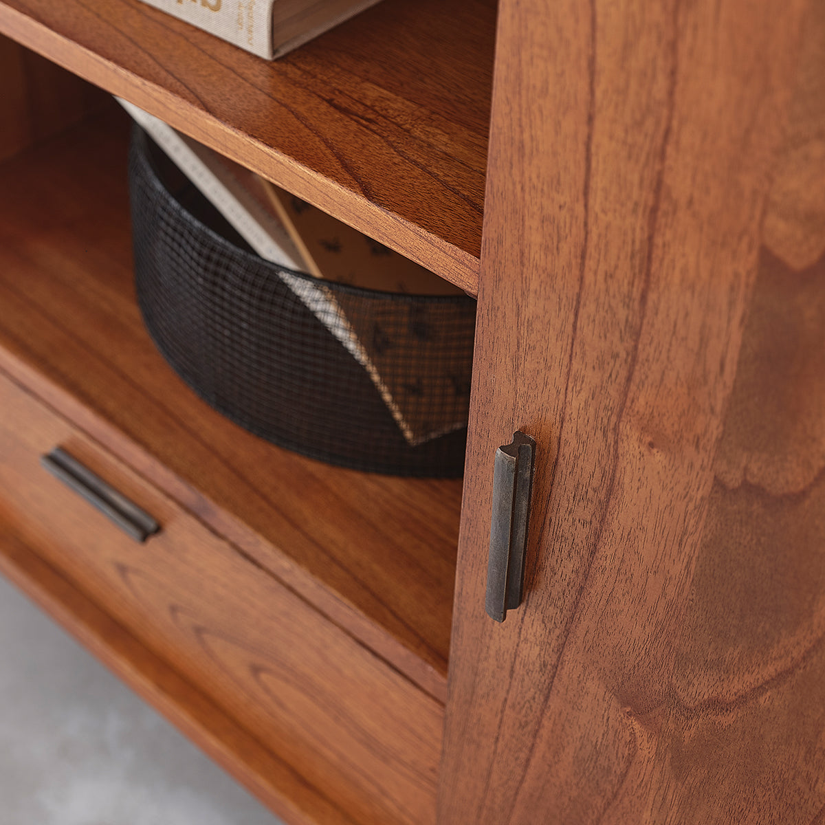 CELESTE - Buffet en mindi massif 180 cm