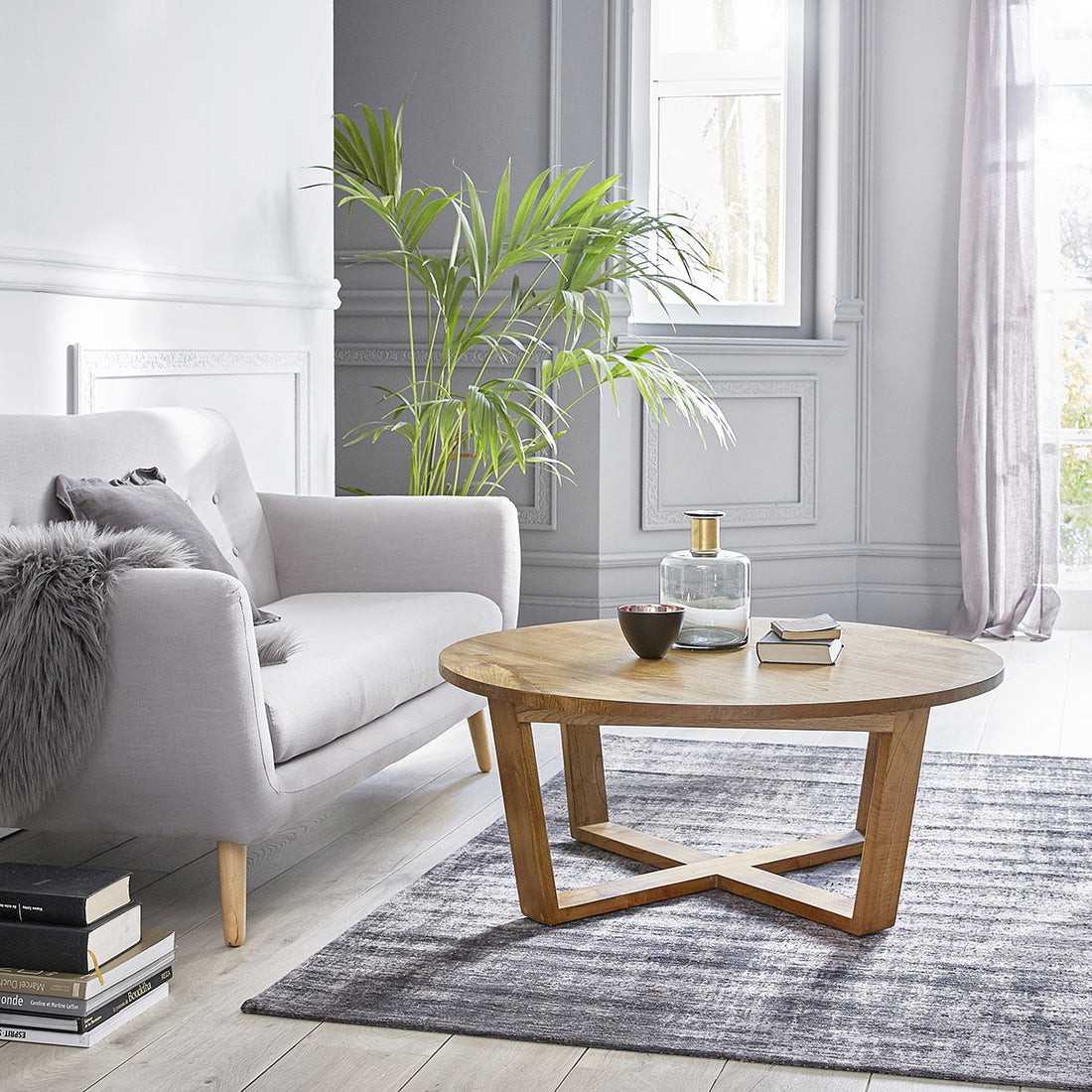 BASILE - Couchtisch aus massivem Mindi-Holz Ø 100 cm