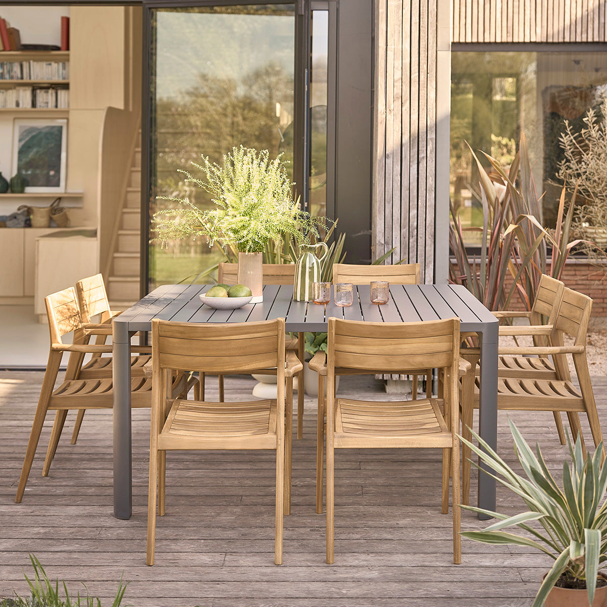 MALTE - Salon de jardin en aluminium et teck massif extensible 6/8 pers.