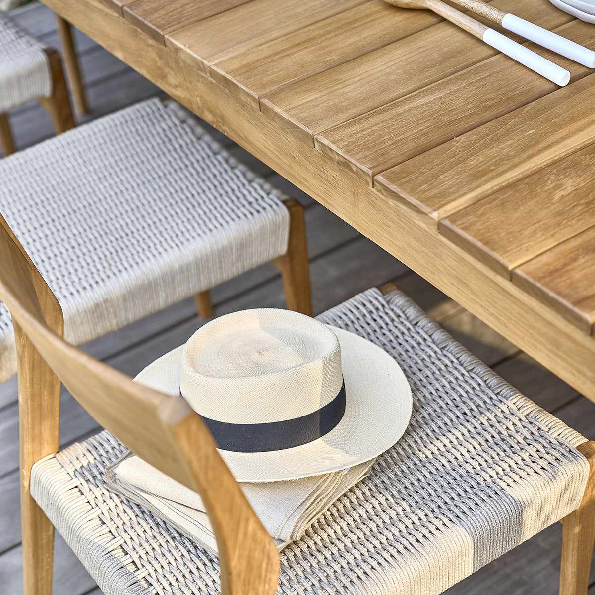 31A-salon_de_jardin_en_teck_massif_et_cordage_beige_8_pers-03.jpg