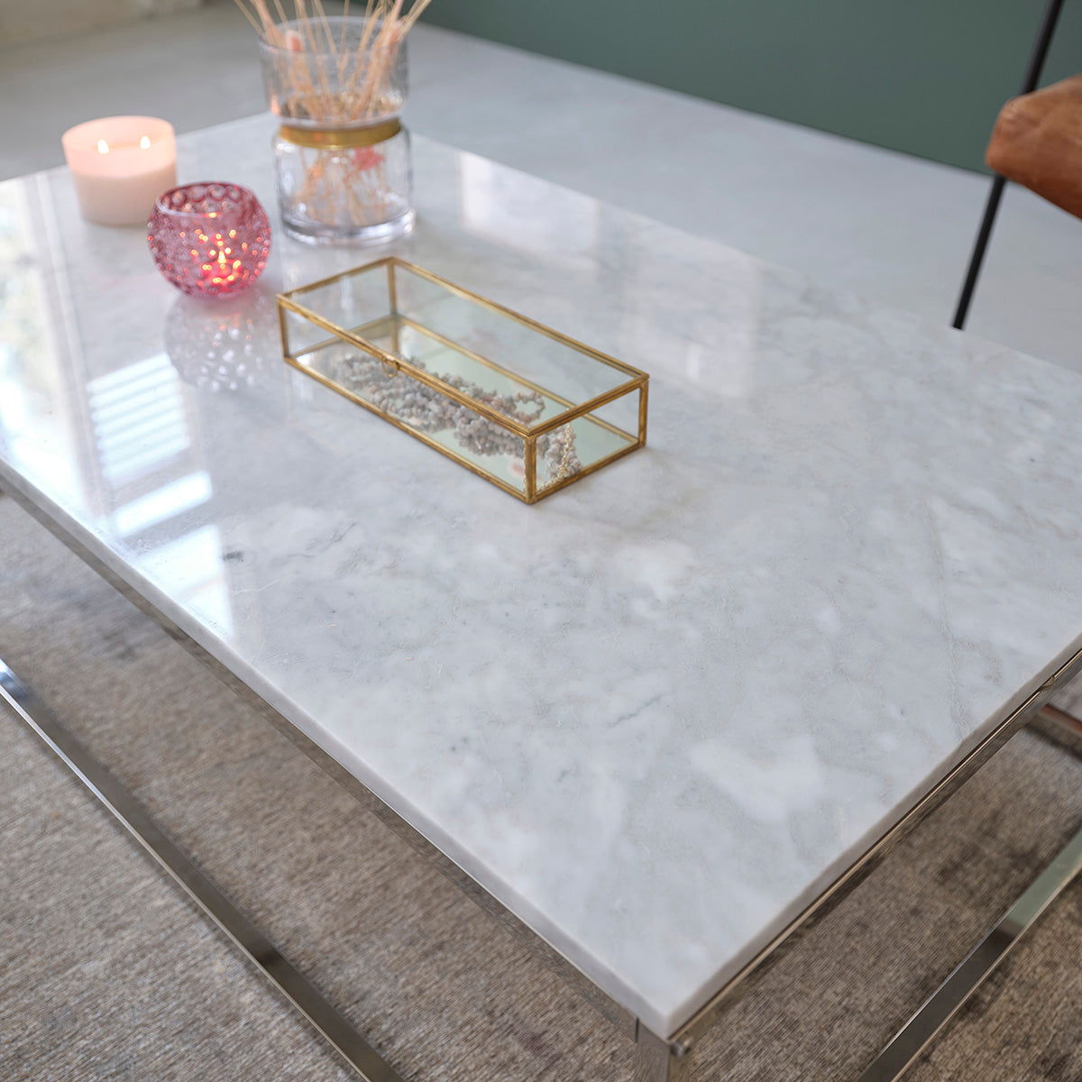 Couchtisch aus Marmor und Metall 120 cm