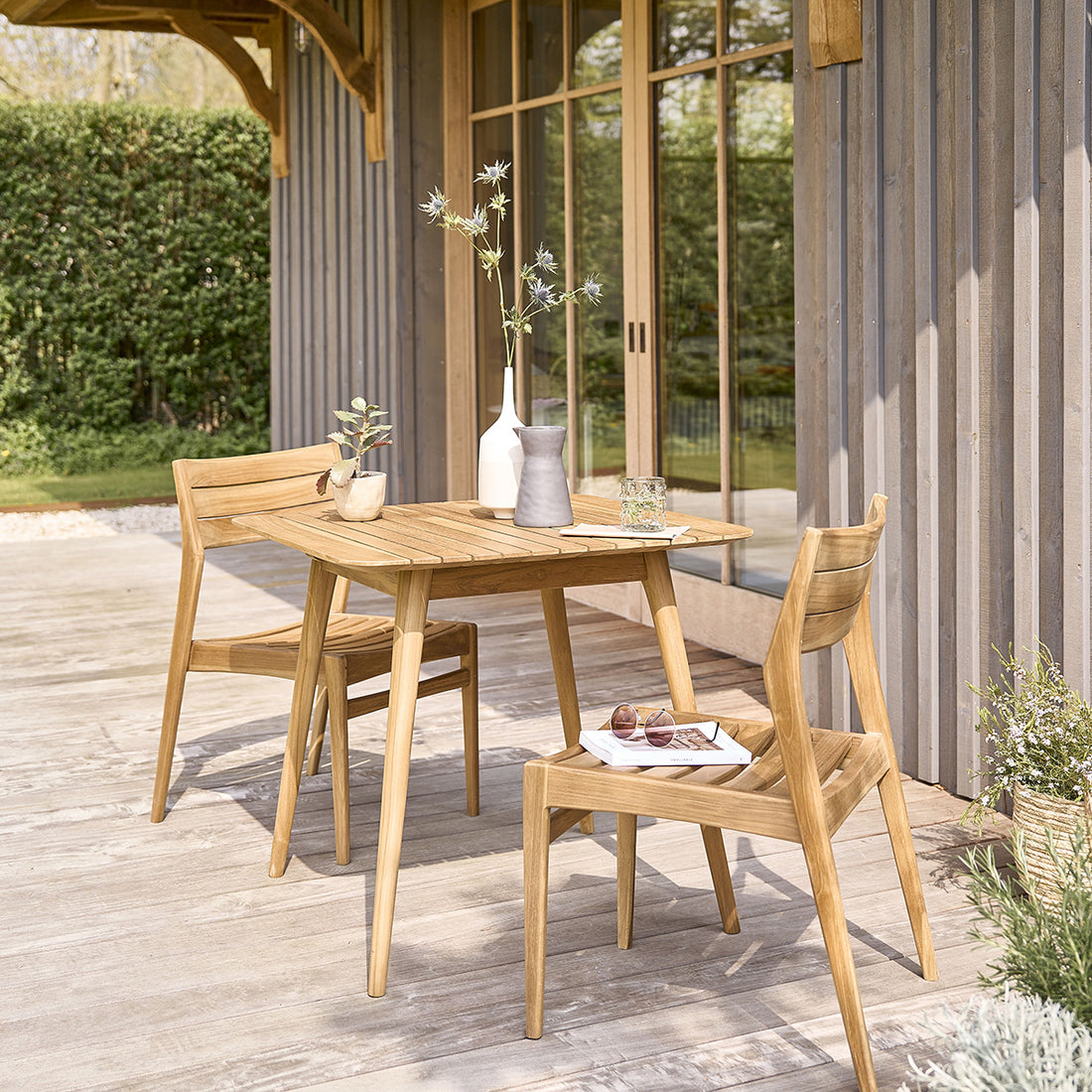 APRIL - Gartenmöbel aus massivem Teakholz für 2/4 Pers.