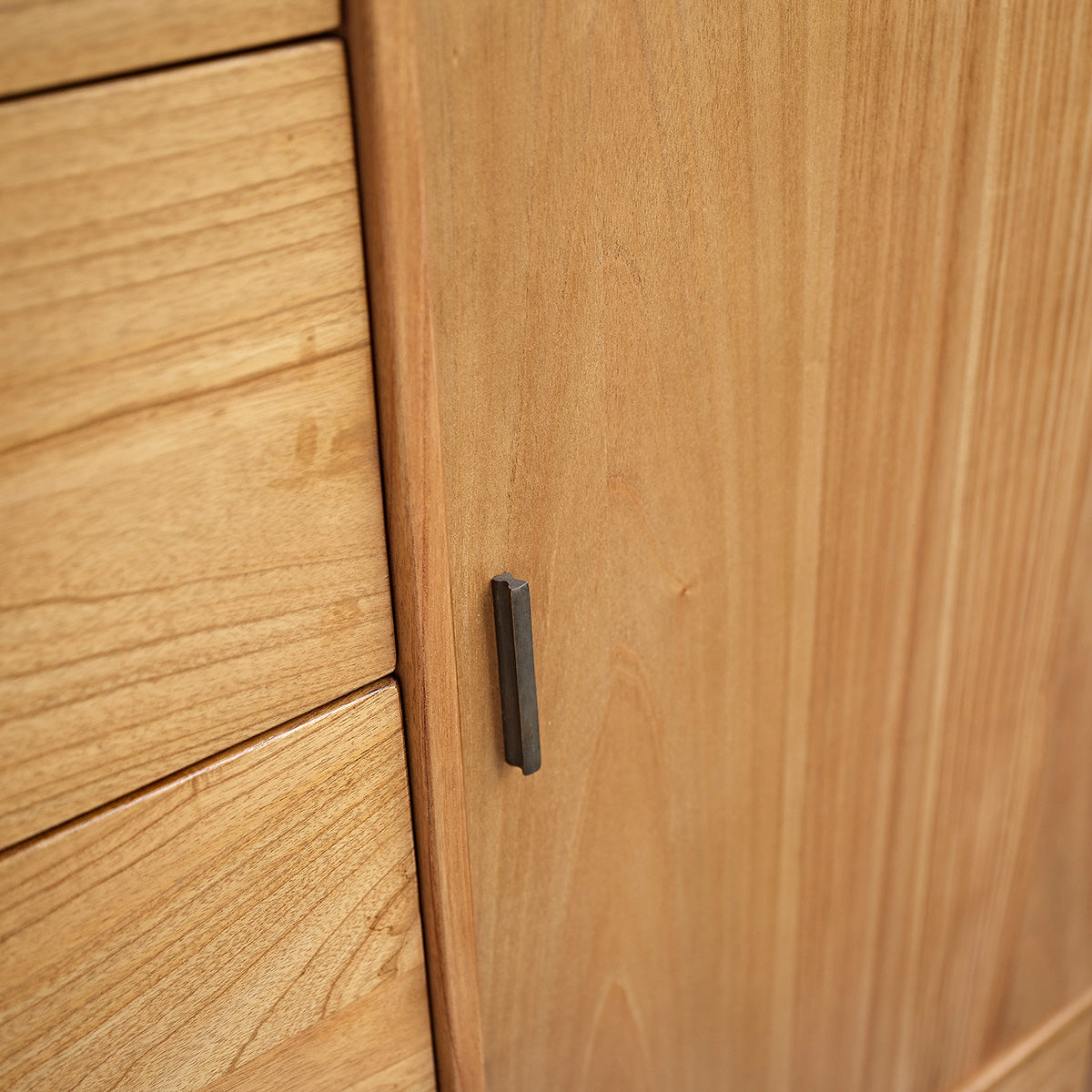 PIA - Armoire en mindi massif 160 cm