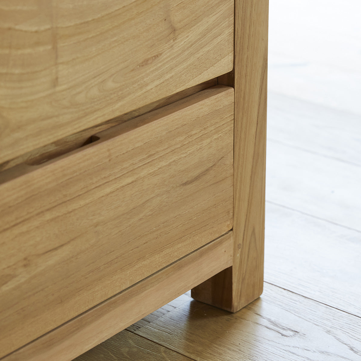 BOSTON - TV-Schrank aus massivem Teakholz 150 cm