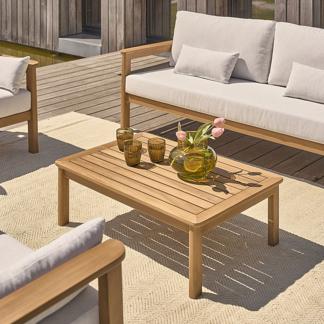 MAORA - Garten-Couchtisch aus massivem Teakholz