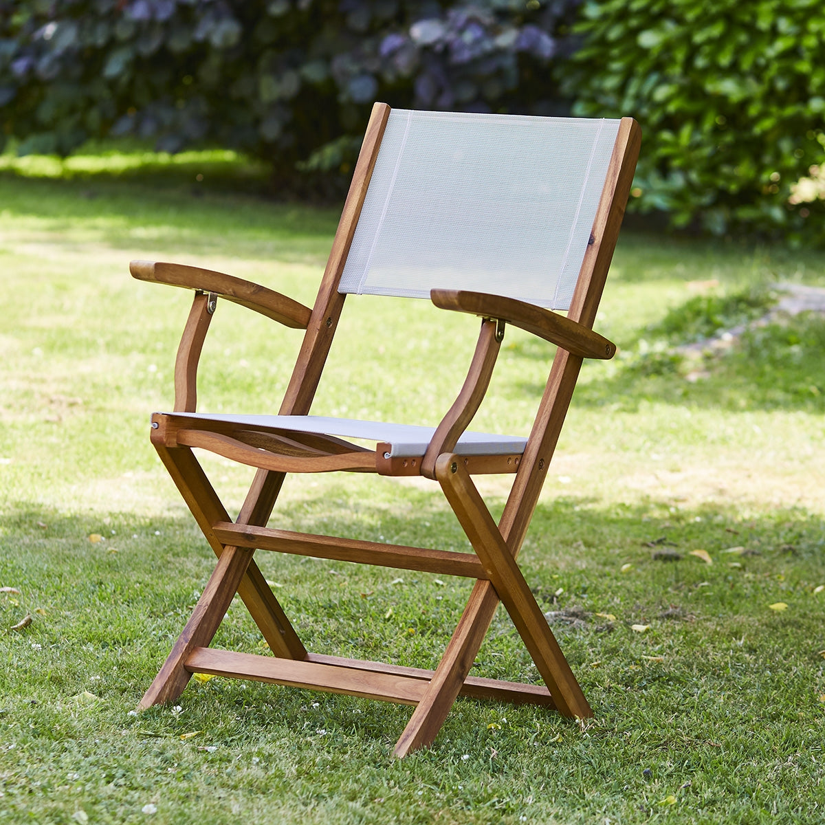 4002-fauteuil_de_jardin_pliant_en_acacia_fsc_massif_et_textilene_gris-01.jpg