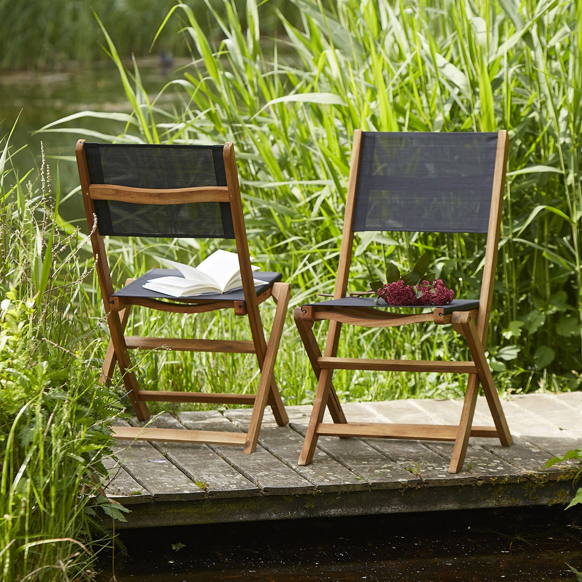 HANOÏ - Gartenmöbel aus FSC-Akazienholz und schwarzem Textilene 4 Sitzplätze