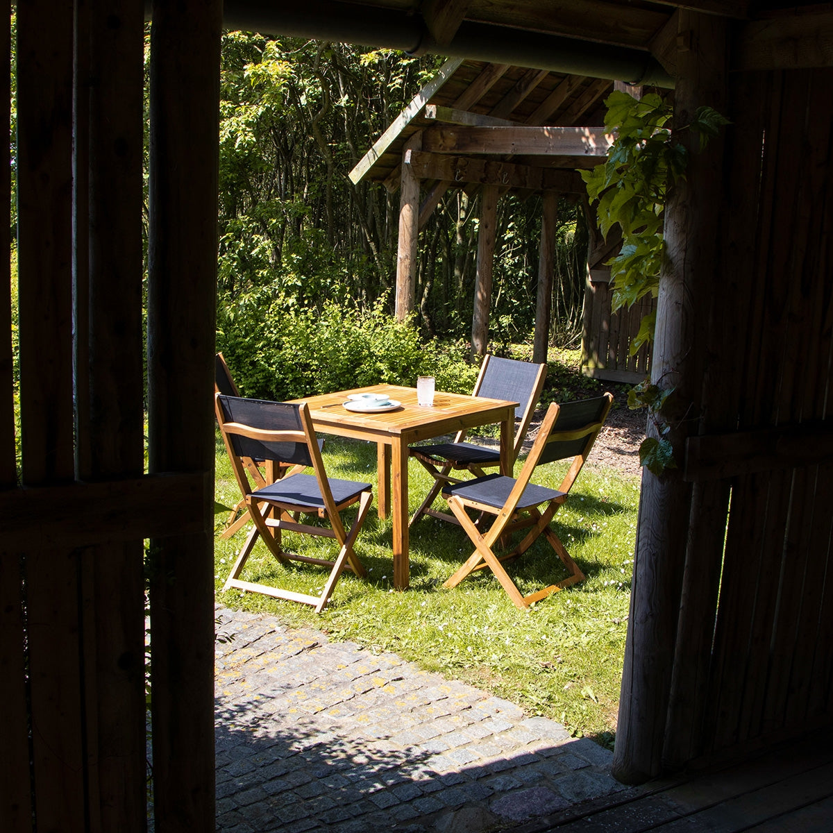 HANOÏ - Gartenlounge massive Akazie und schwarzem Texilene 4 Sitze