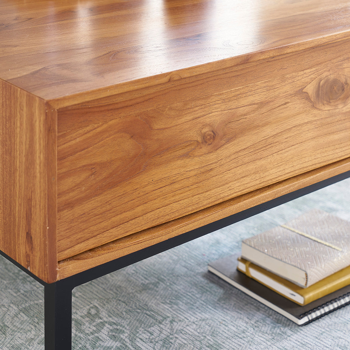 LINA - Couchtisch aus massivem Teakholz und Metall 70 cm 
