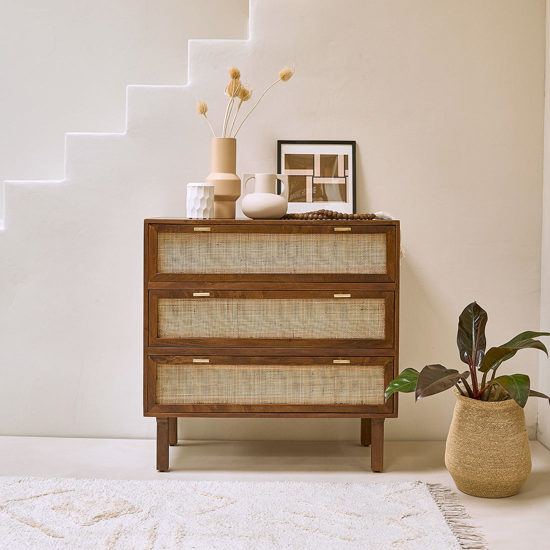 RAPHAEL - Commode en manguier massif et cannage finition noyer 90 cm