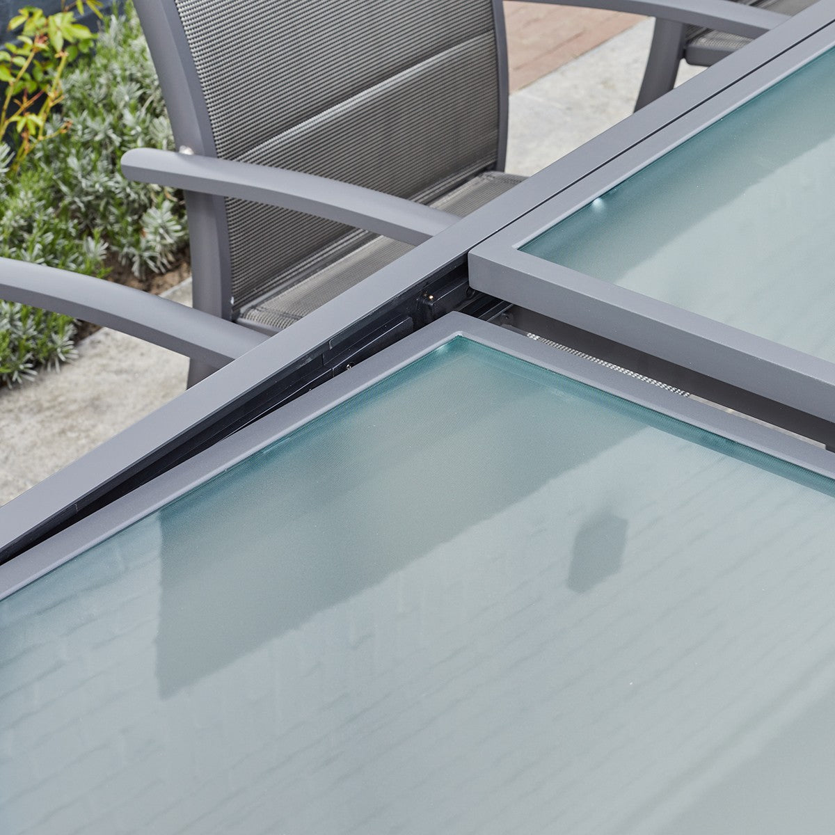 5012-table_de_jardin_en_aluminium_extensible_gris_8_12_pers-04.jpg