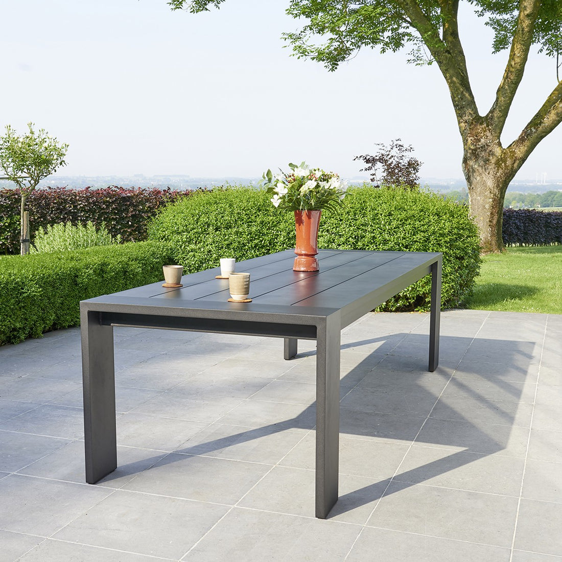 IBIZA - Gartentisch aus schwarzem Aluminium mit 8 Sitzplätzen 