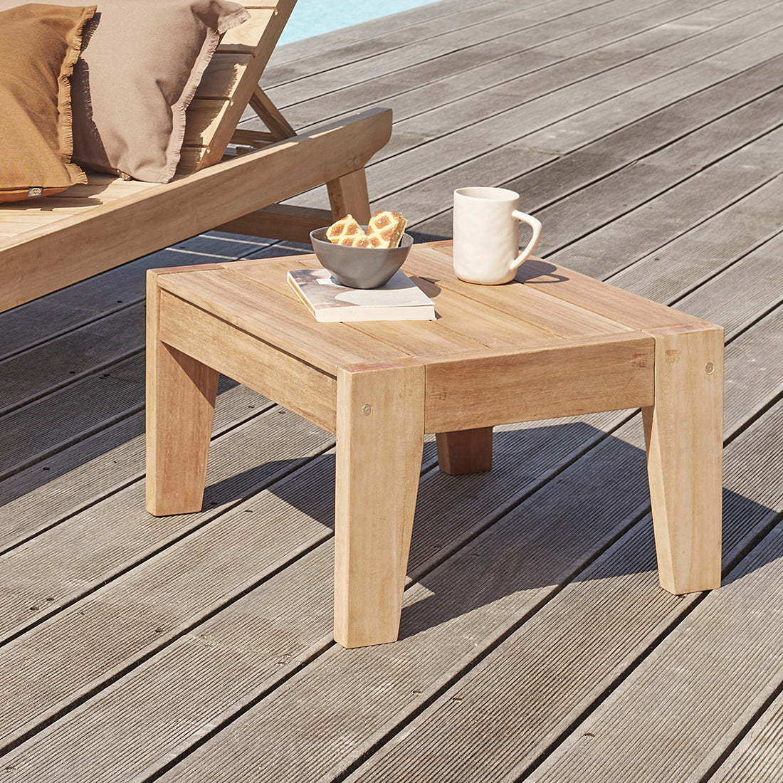 JAYA - Couchtisch aus massivem Teakholz