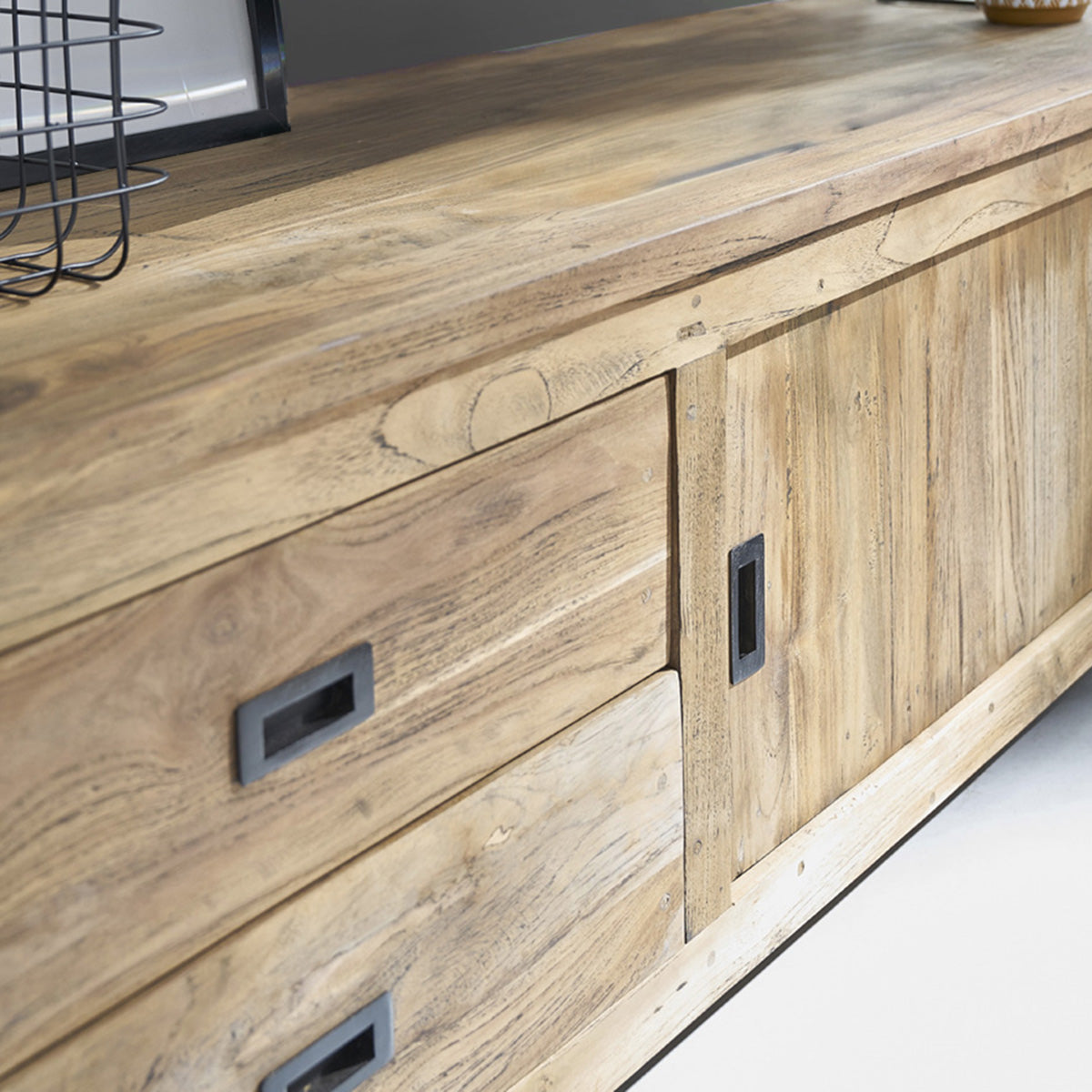 CARGO - TV-Möbel aus massivem recyceltem Teakholz 180 cm