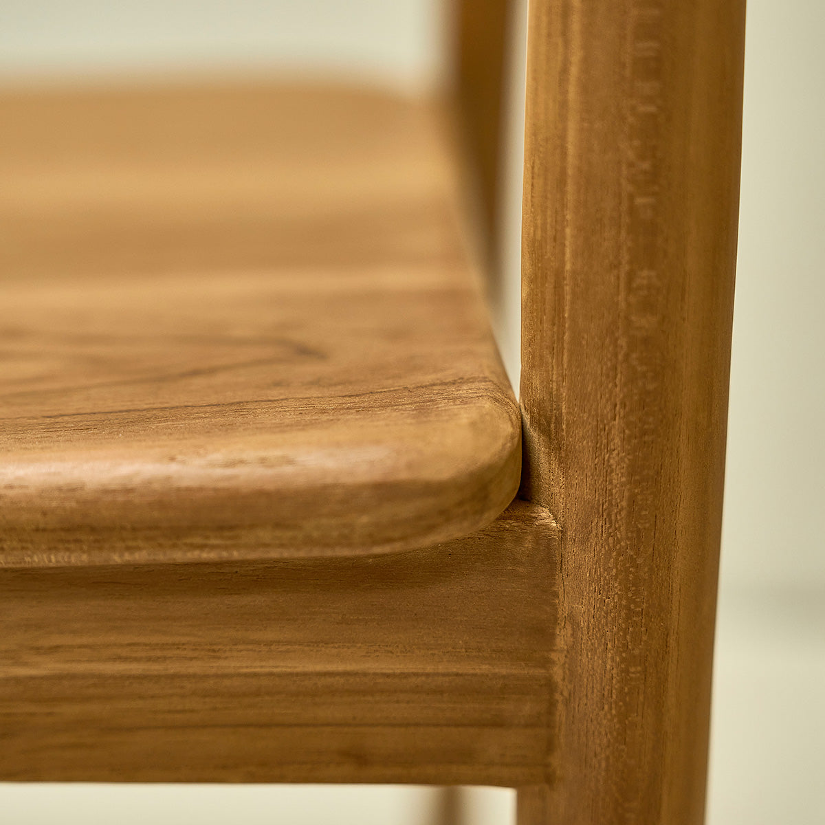 1810B-lot_de_2_chaises_en_teck_massif-07.jpg