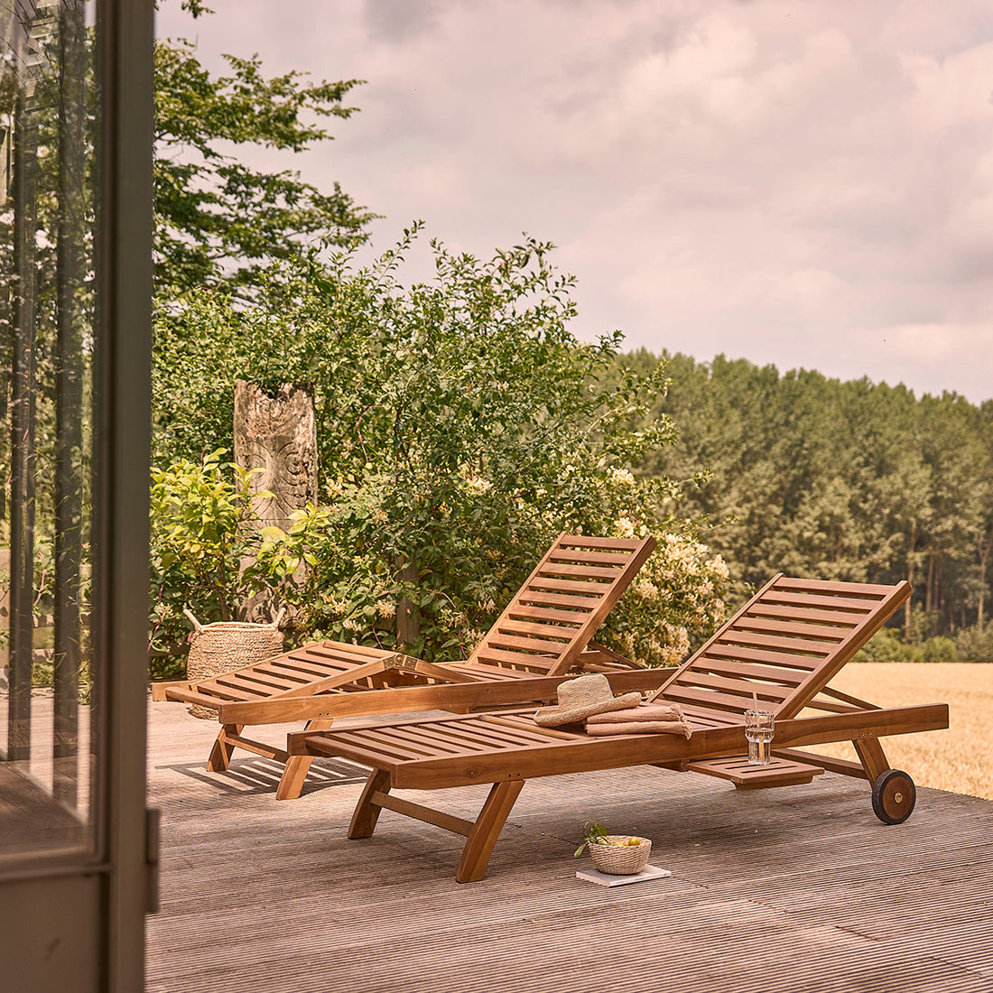 BALI - Set aus 2 Liegestühle aus geöltem Teakholz