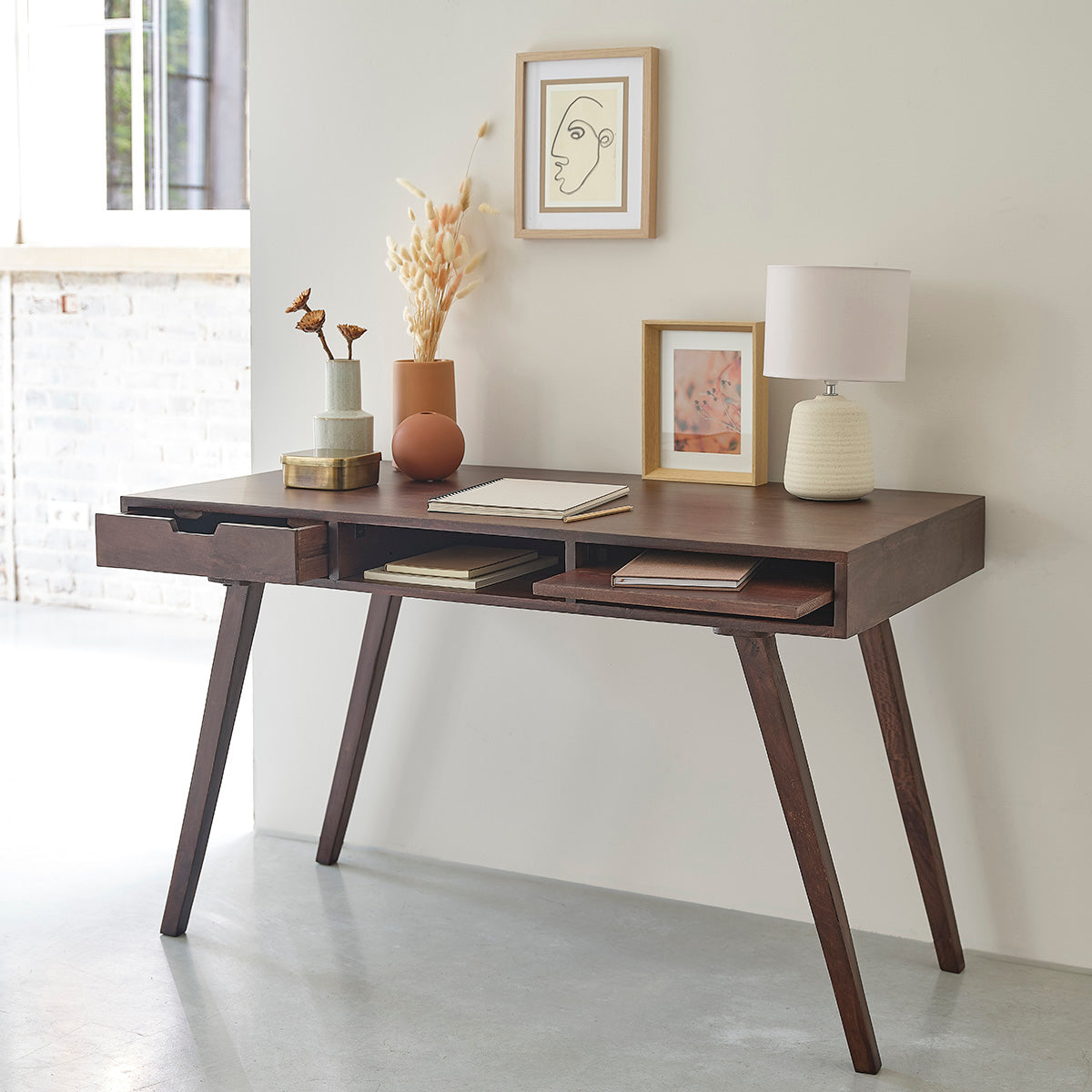 BRUNE - Schreibtisch aus massivem Mangoholz 120 cm 