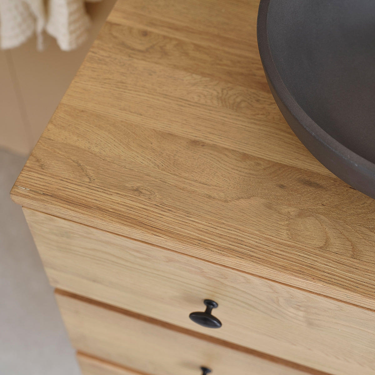 ERNEST - Hängender Waschtischunterschrank aus massiver Eiche 140 cm