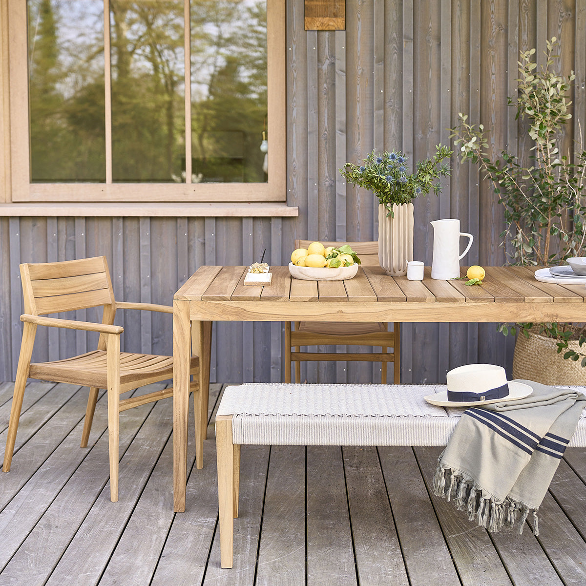 18-fauteuil_de_jardin_en_teck_massif-07.jpg