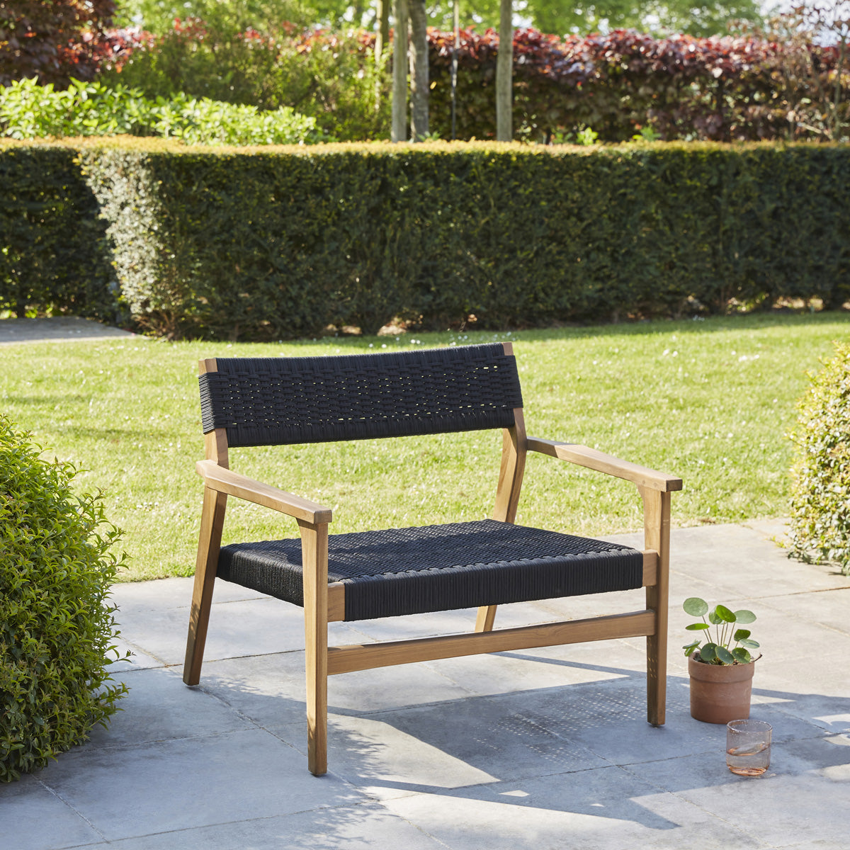 64-fauteuil_de_jardin_en_teck_massif_et_cordage-01.jpg