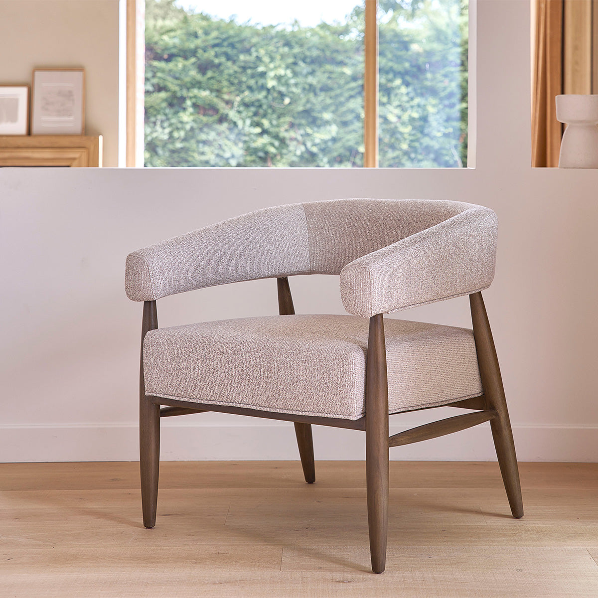 ÉLOI - Fauteuil en bois massif et tissu texturé beige chiné