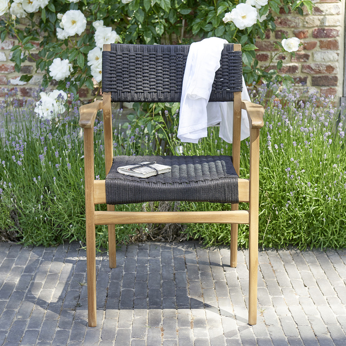 ESTHER - Fauteuil de jardin en teck massif et cordage noir (lot de 2)