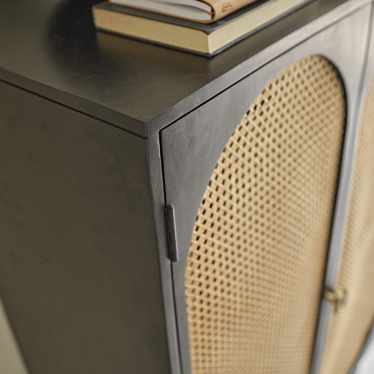 ZULMA - Schrank aus massivem Mangoholz und mit Rohrgeflecht 90 cm