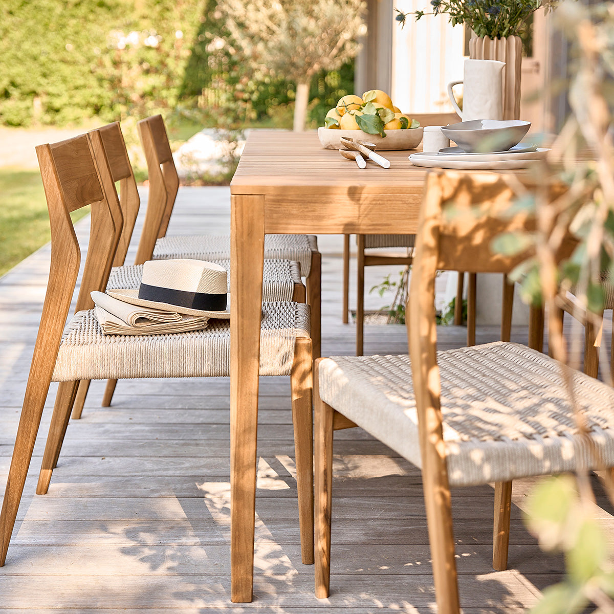 LIVIE - Gartenstuhl massives Teakholz und beigem Seil (2er Set)