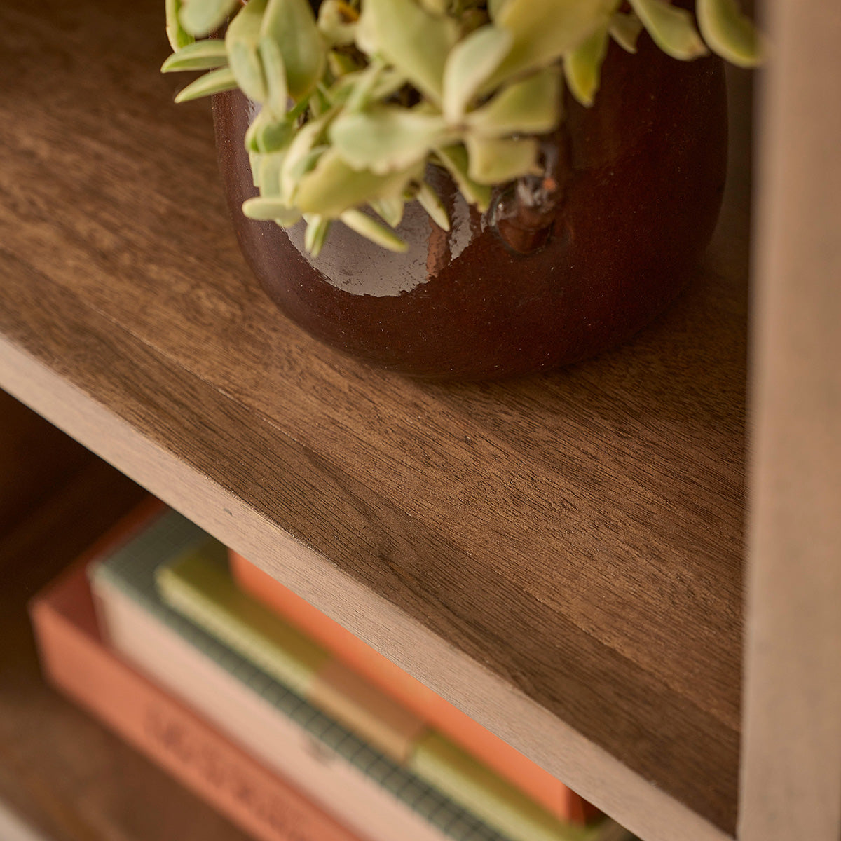 NOVA - Bücherregal aus massivem Mangoholz, 118 cm