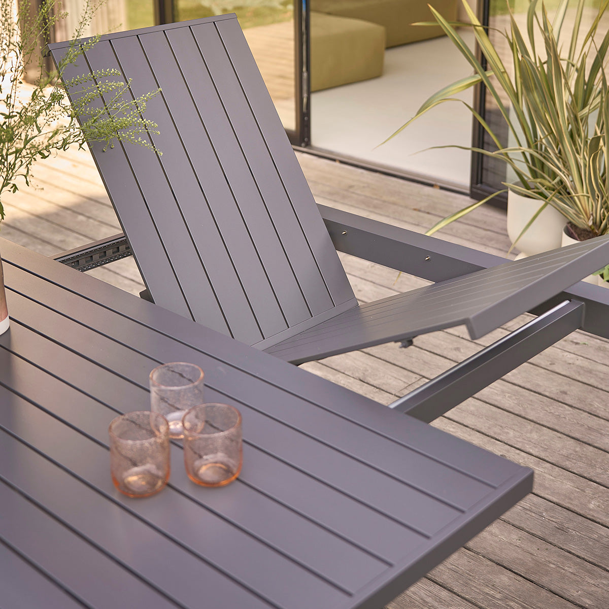 MALTE - Salon de jardin en aluminium et teck massif extensible 6/8 pers.