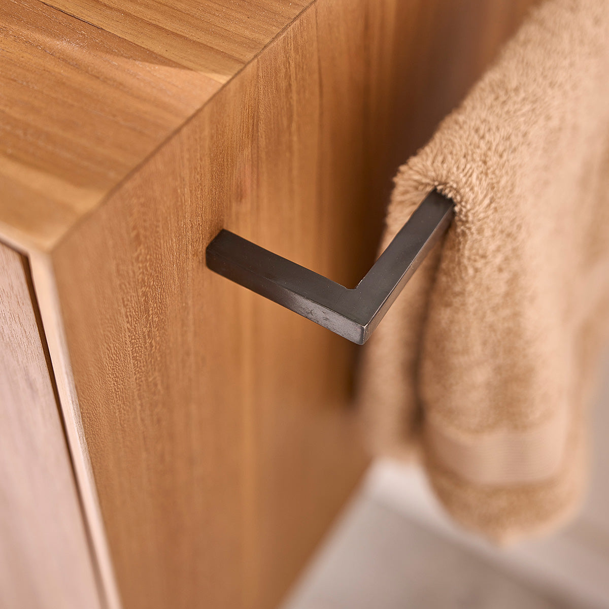 GUSTAVE - Lave main en teck massif suspendu 35 cm