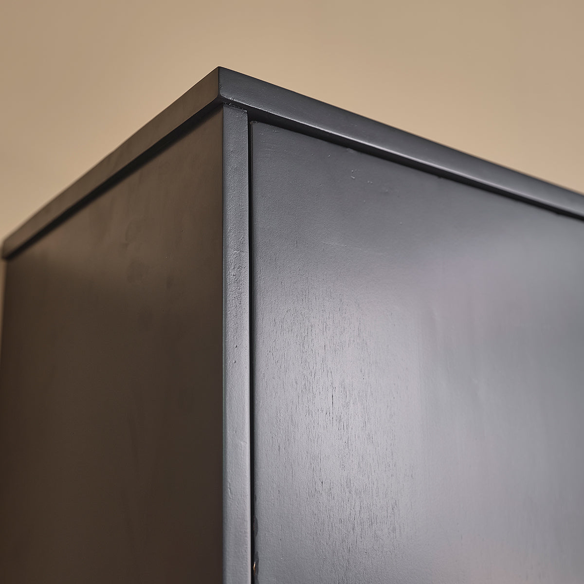 710-colonne_de_salle_de_bain_noire_en_bois_dacacia_130-05.jpg