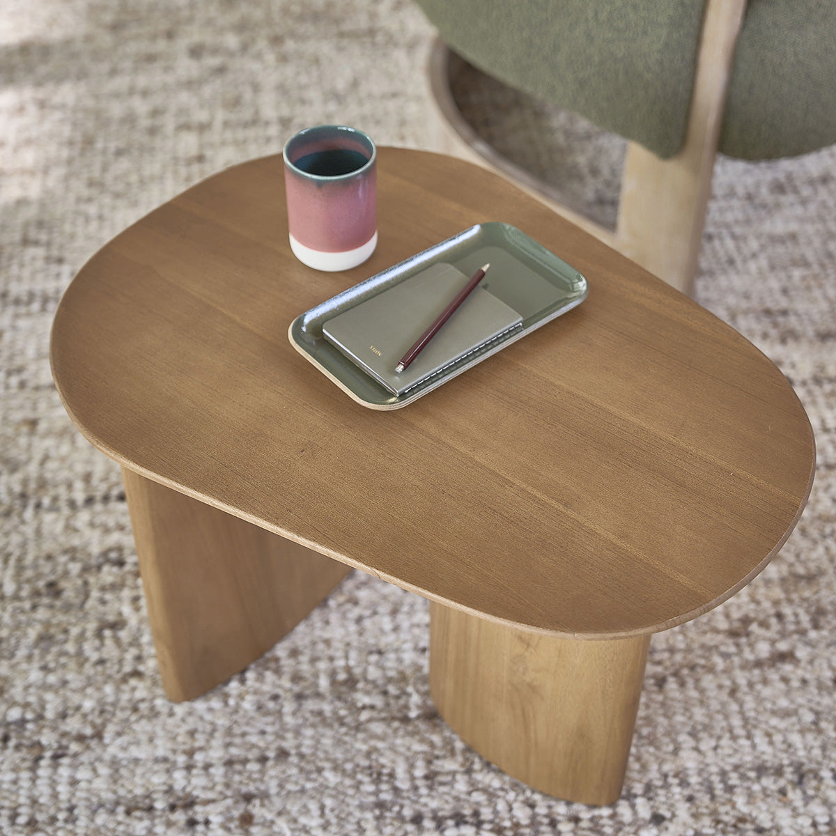 CALMA - Beistelltisch aus massivem, organischem Teakholz