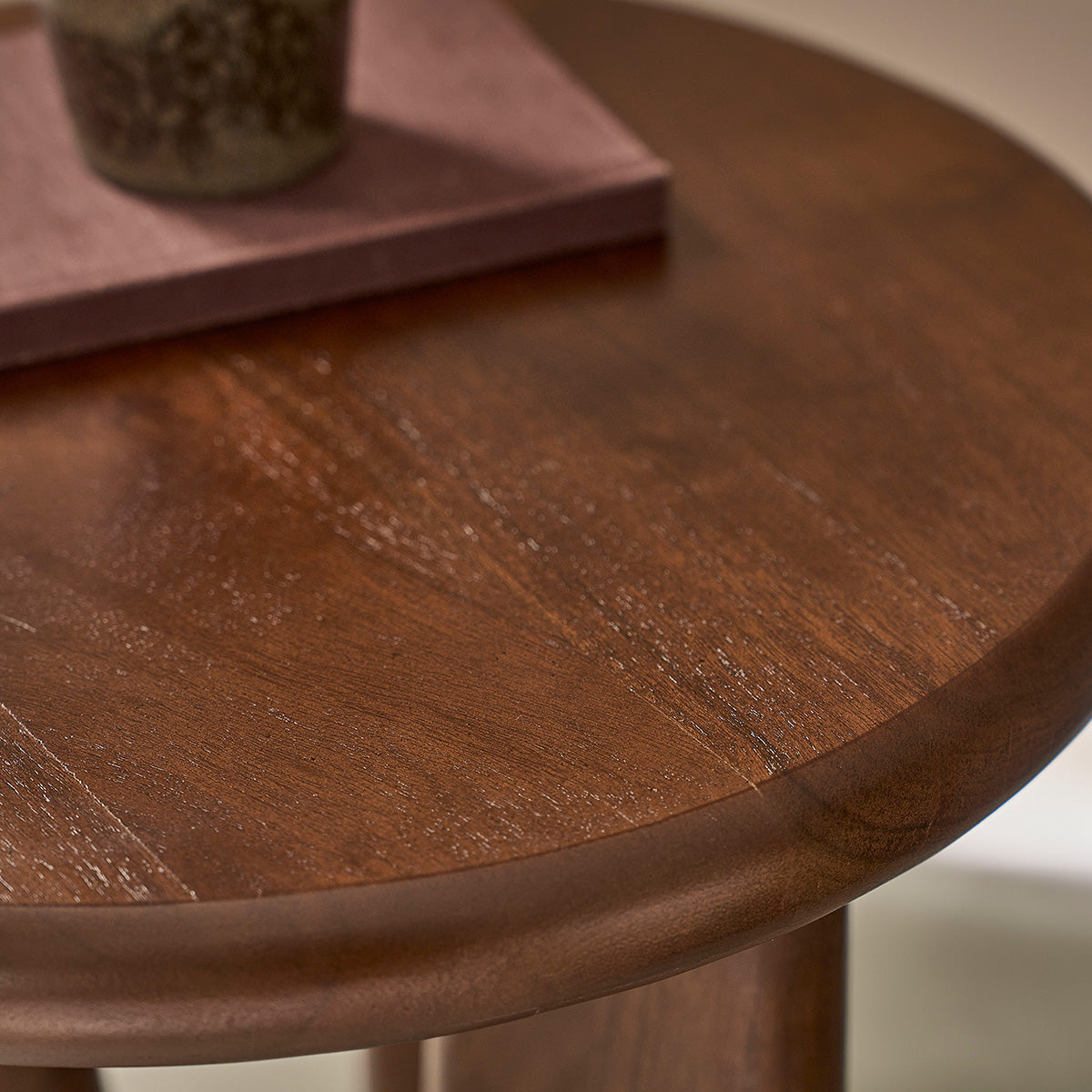 ANNA - Table d'appoint en bois d'acacia ronde