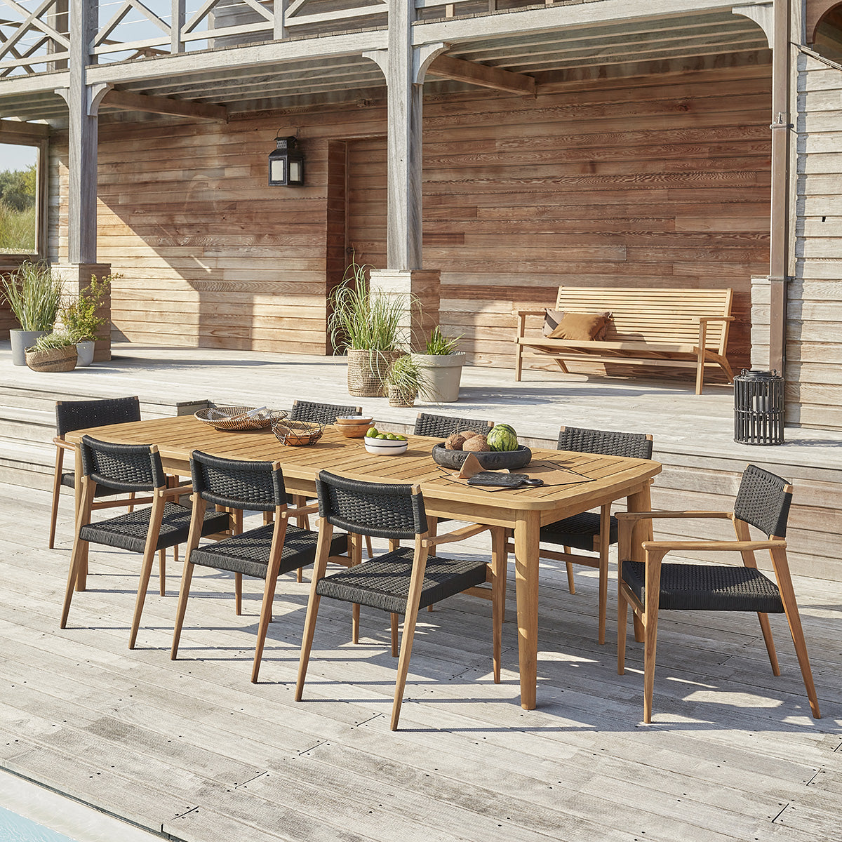 ESTHER - Ausziehbare Gartensalon  massives recyceltes Teakholz schwarz 8/10 Sitz