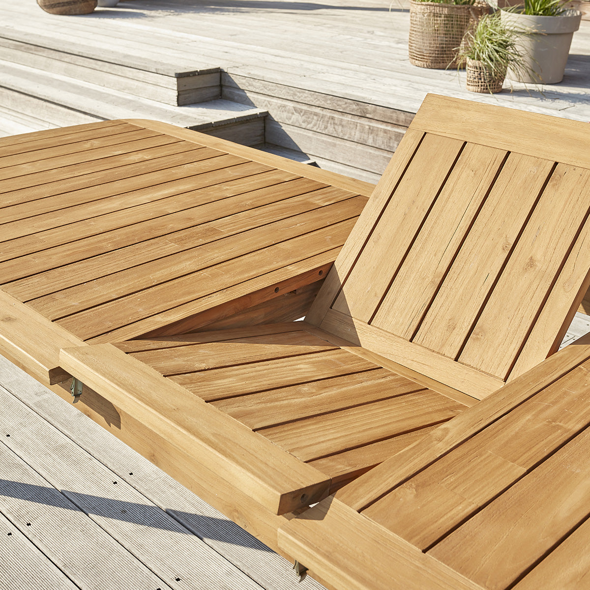 ESTHER - Ausziehbare Gartensalon  massives recyceltes Teakholz schwarz 8/10 Sitz