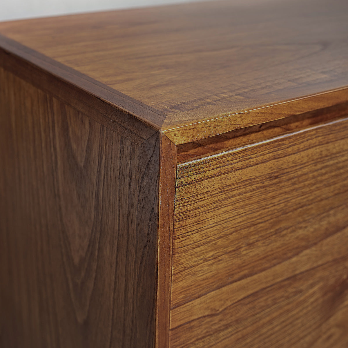 MILO - Buffet aus massivem Mindi in Walnuss-Finish 180 cm