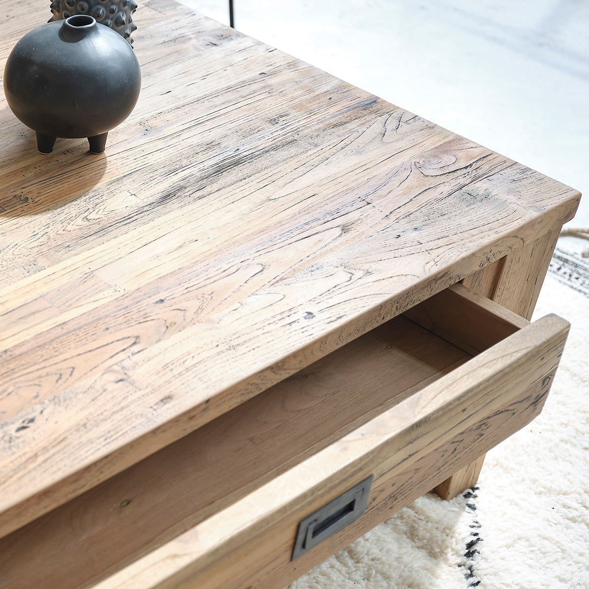 CARGO - Couchtisch aus recyceltem massivem Teakholz 100 cm