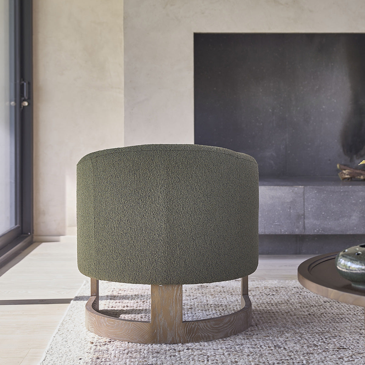 MALO - Sessel aus massiver Eiche und khakifarbenem Bouclé-Stoff