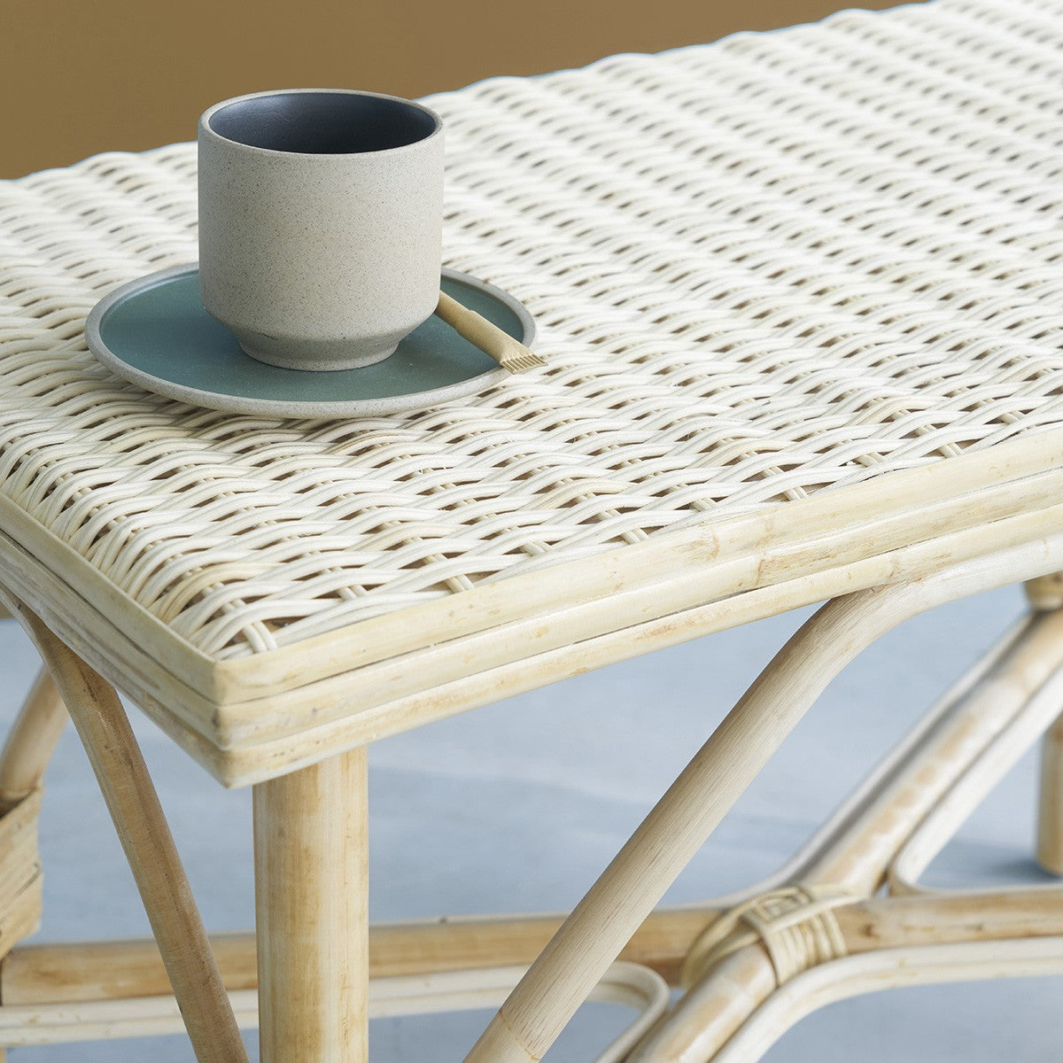 ALBANE - Couchtisch aus natürlichem Rattan 