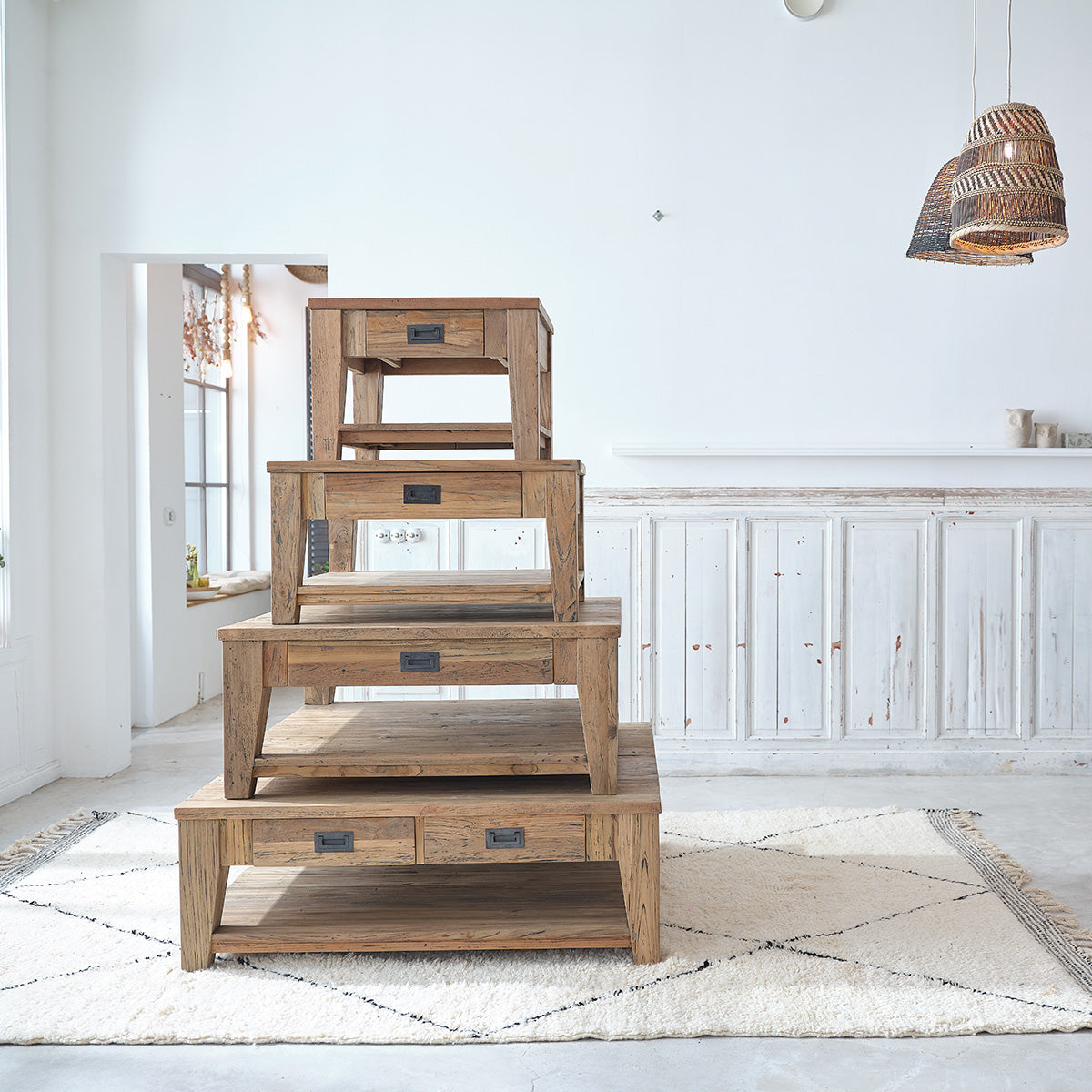 CARGO - Couchtisch aus recyceltem massivem Teakholz 60 cm