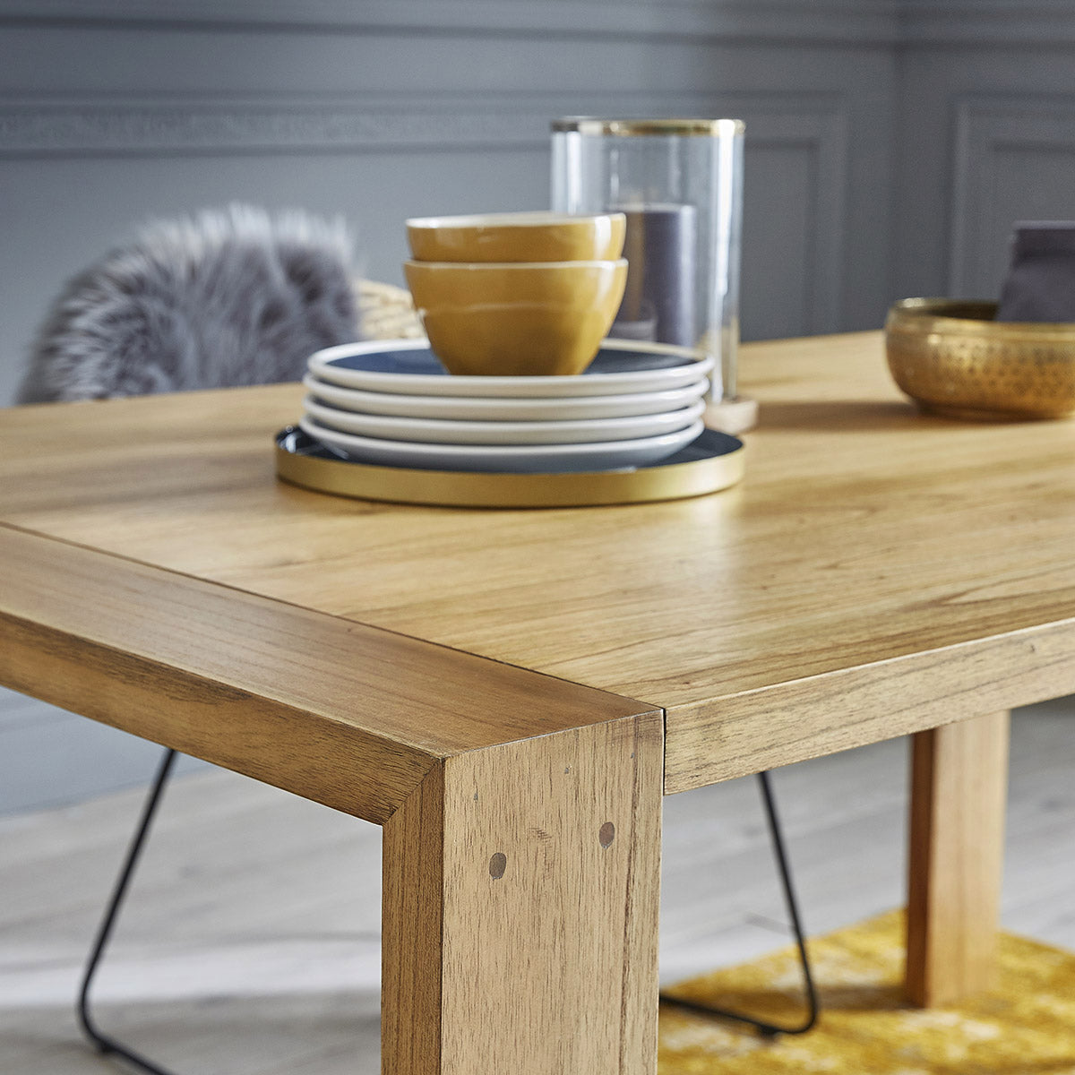 TILO - Tisch aus massivem Mindi 6 pers.