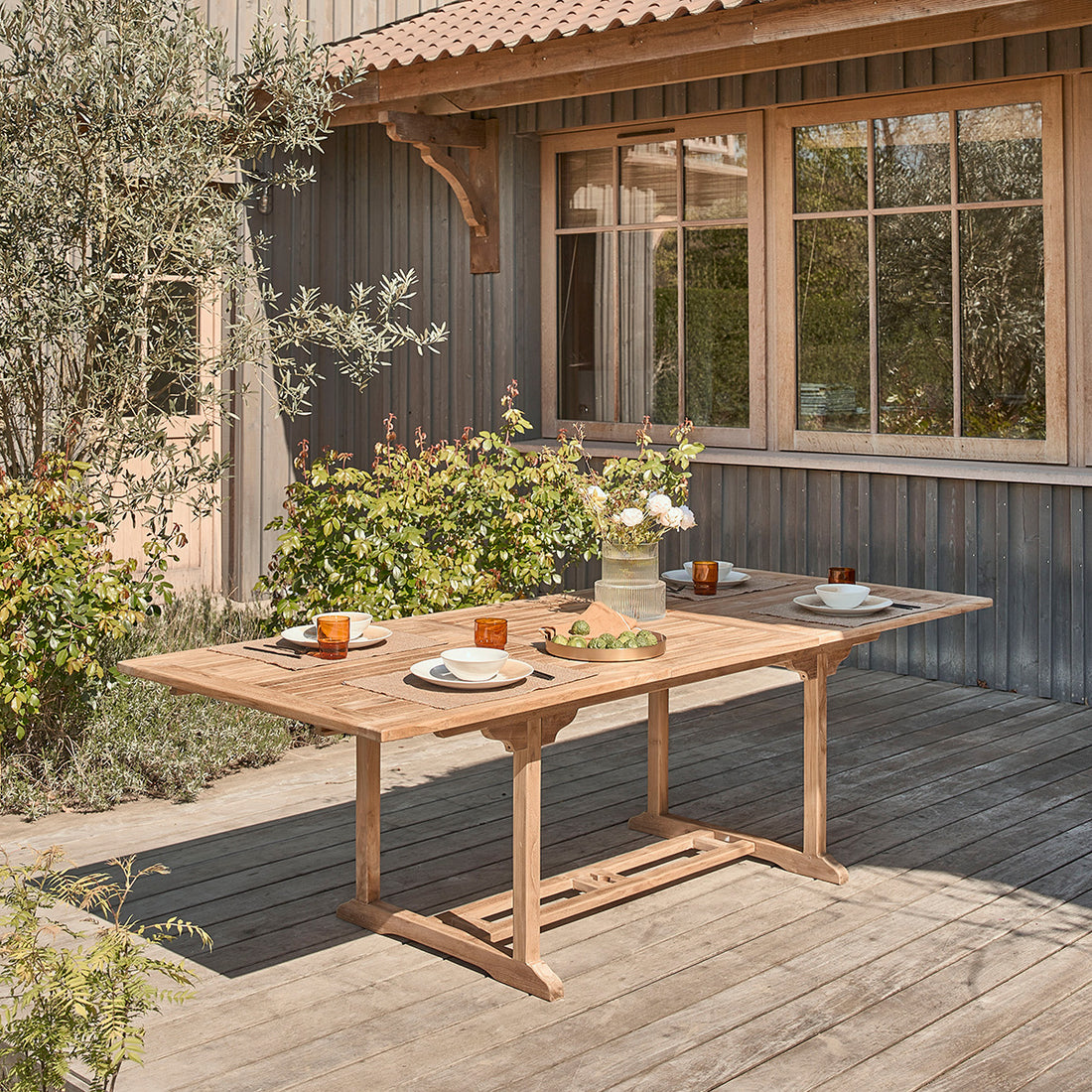 MALTE - Ausziehbarer Gartentisch aus Teakholz für 8/10 Pers.