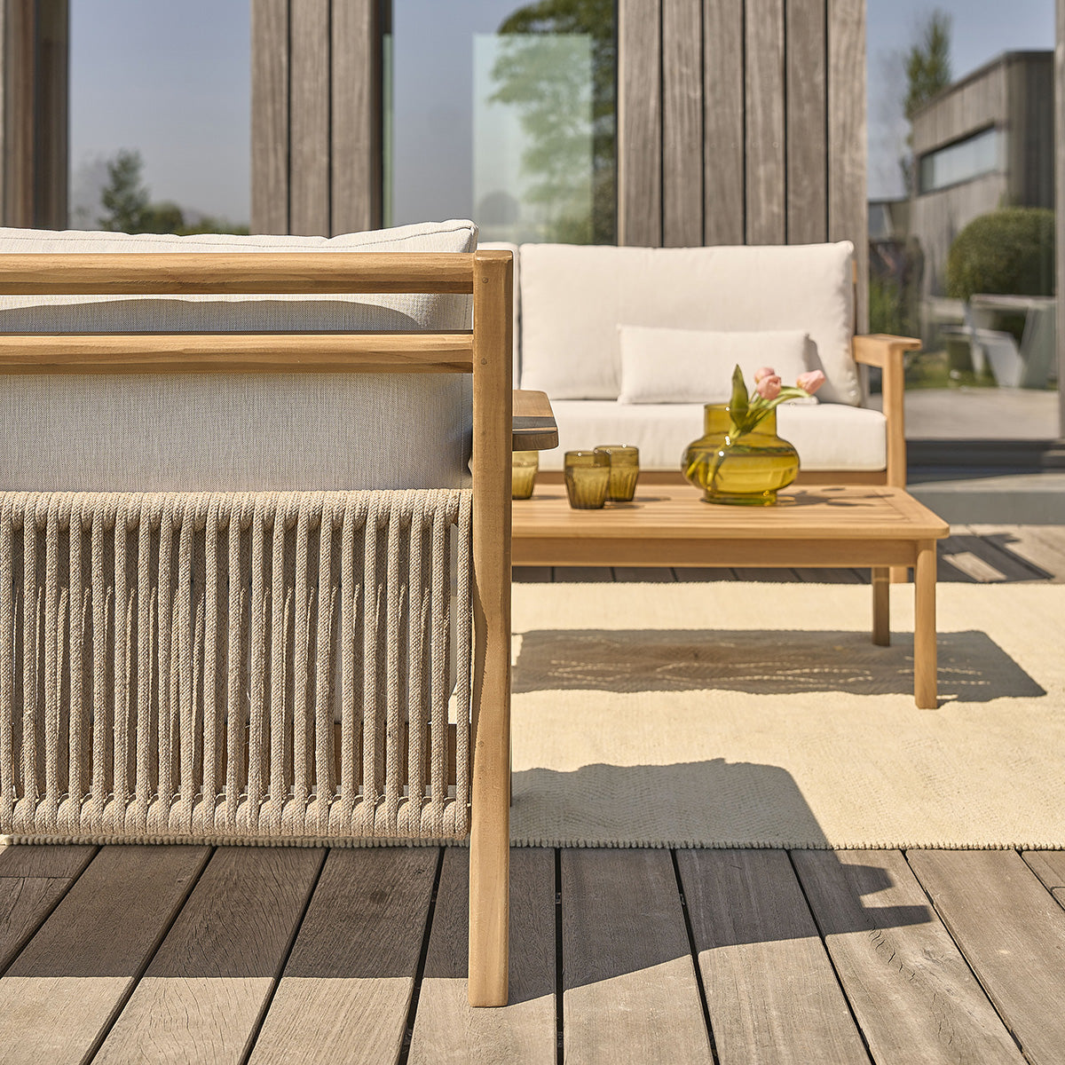 MAORA - Salon bas de jardin en teck massif avec coussins