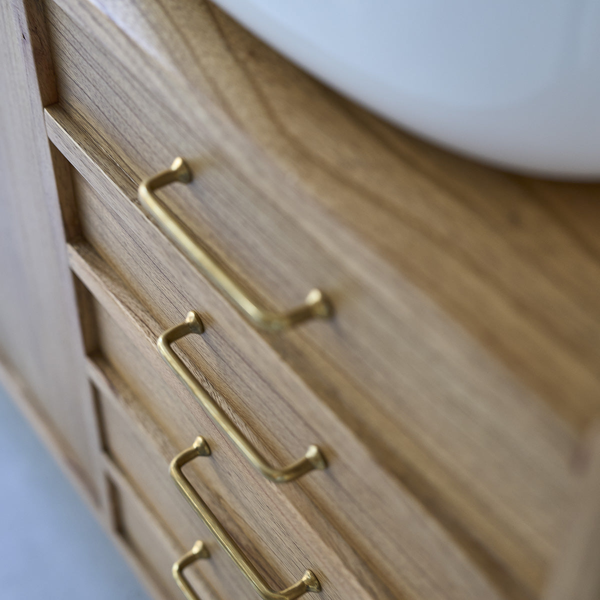 FIFTIES - Meuble sous vasque en mindi massif 135 cm