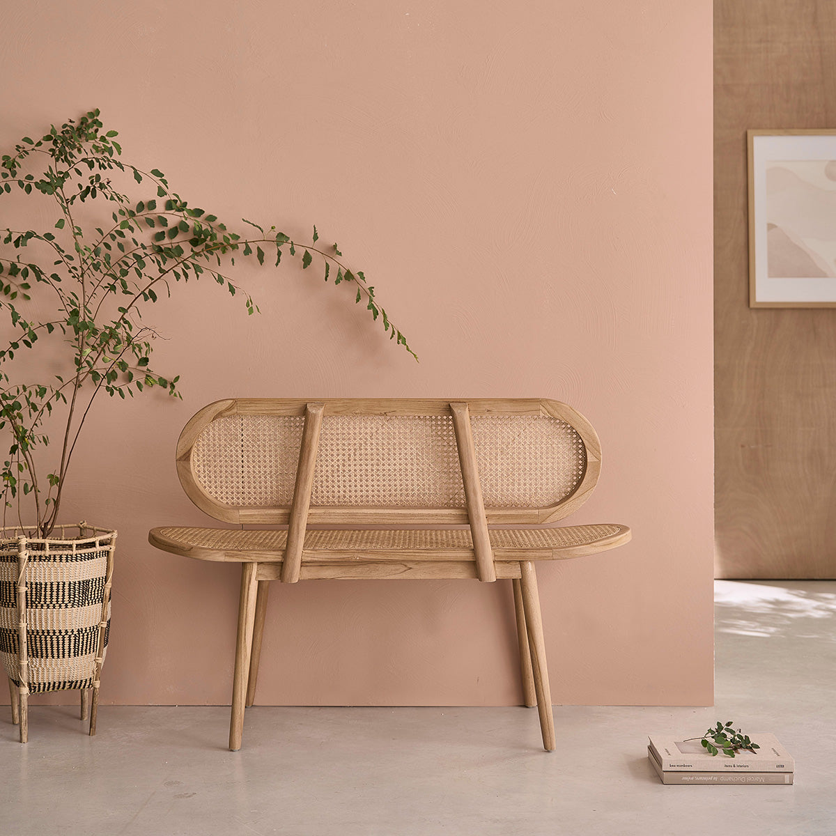 LOÉ - Sitzbank aus massivem Teakholz und Rohrgeflecht 120 cm
