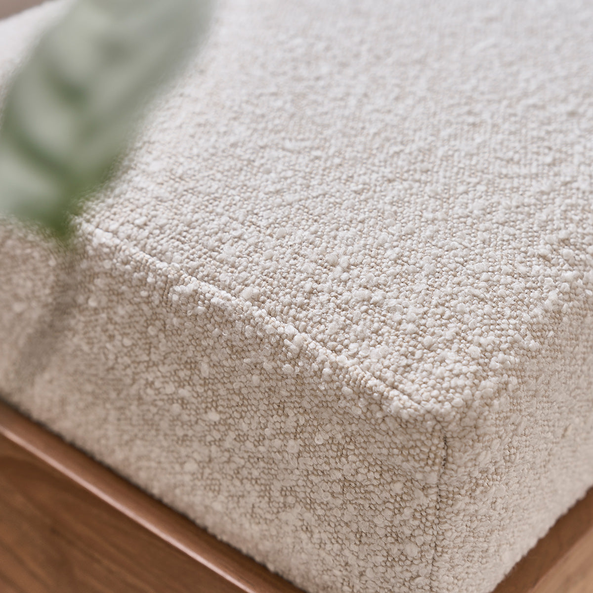 THÉODORE - Bank aus massivem Teakholz und Bouclé-Stoff 140 cm