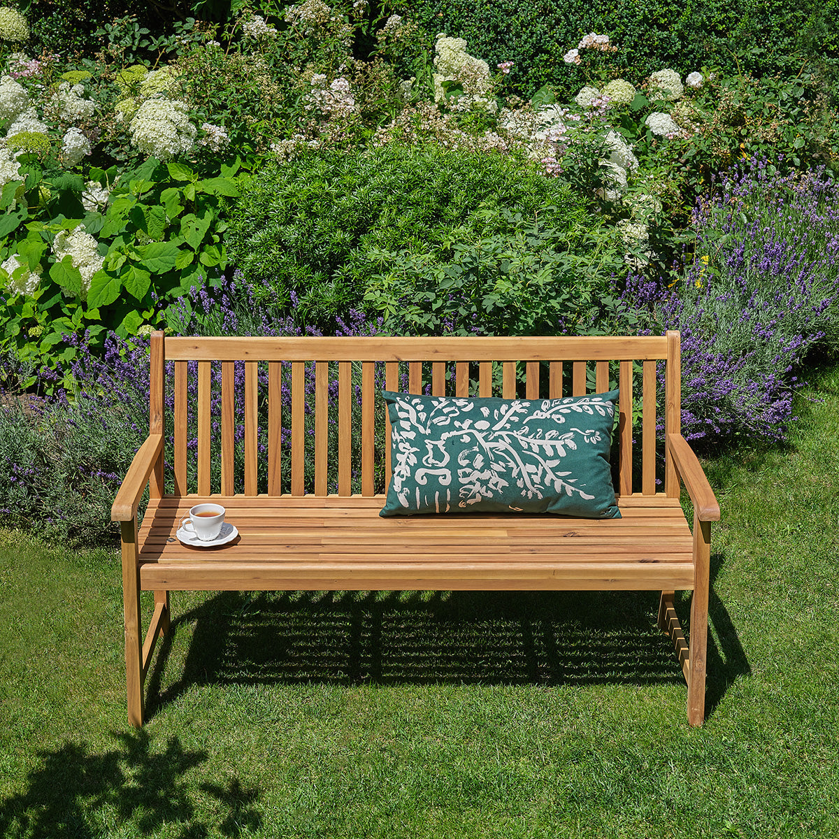 MILOS - Gartenbank aus massivem, geöltem Akazienholz, 150 cm