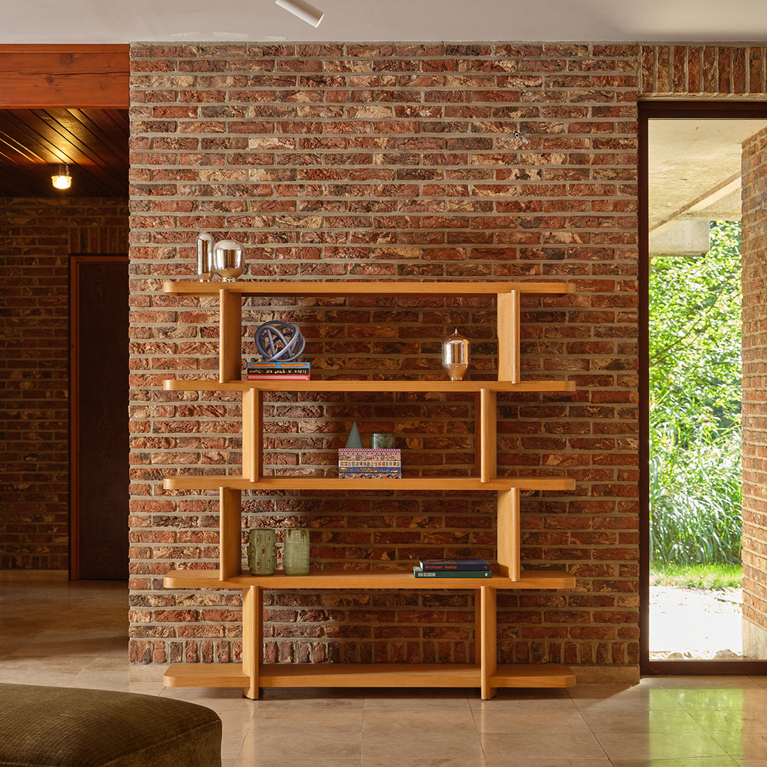 OTTO - Bücherregal aus naturbelassenem Mindi-Holz, 160 cm