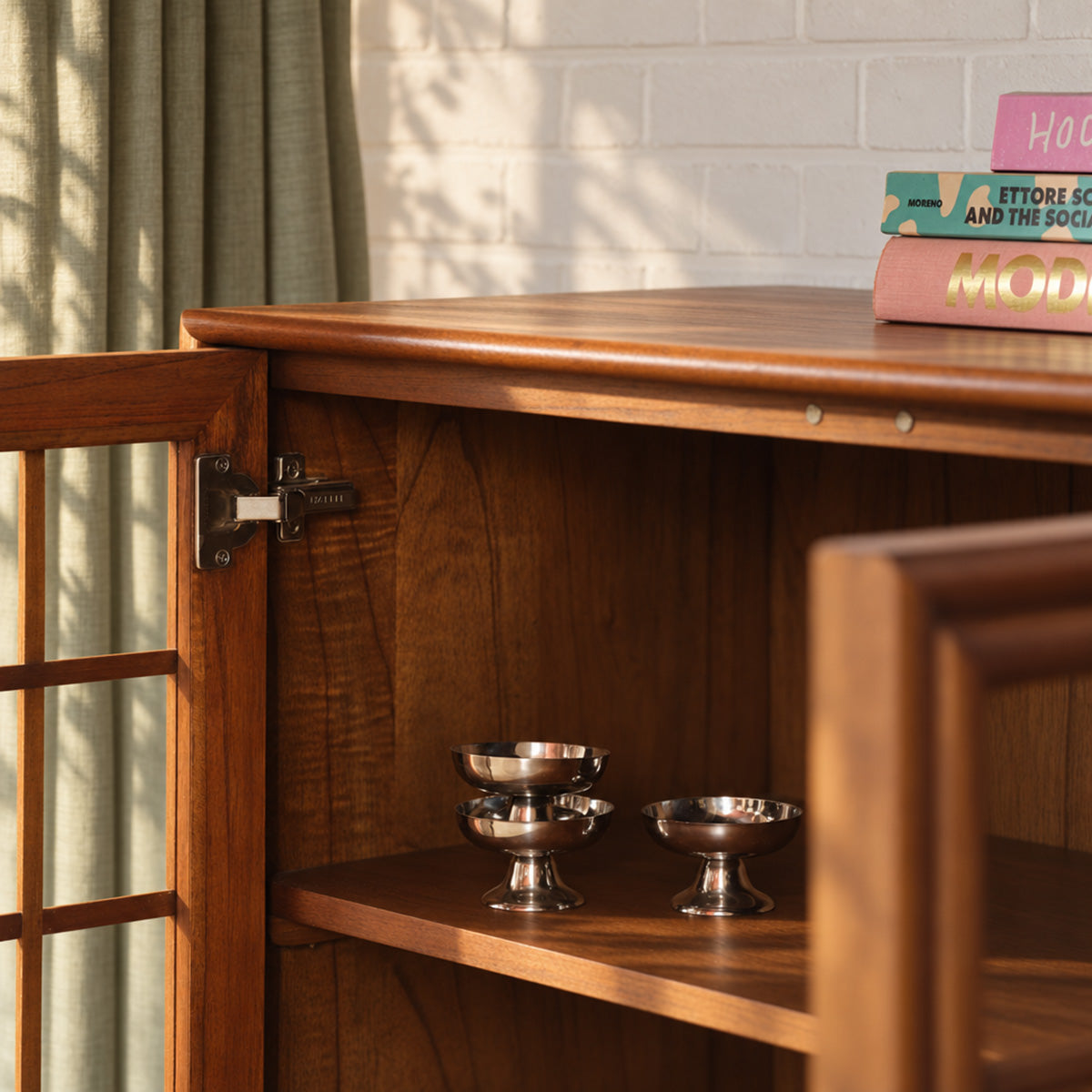 Sideboard aus Mindi-Holz, 155 cm 